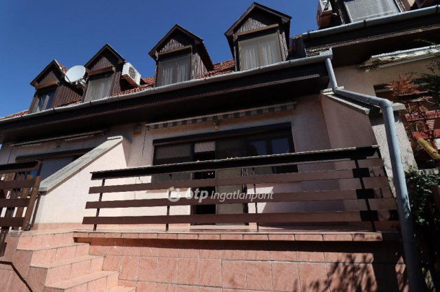 Kiadó sorház, albérlet, Budapesten, XVIII. kerületben, 4 szobás