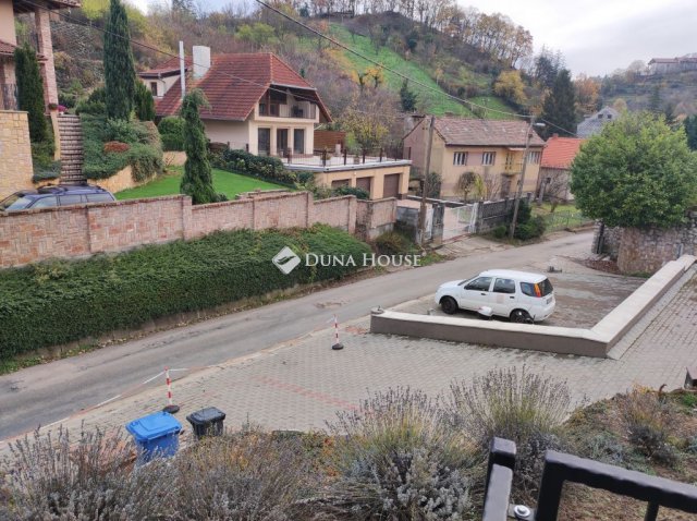Eladó téglalakás, Pécsett, Holló dűlőn 125.5 M Ft, 6 szobás