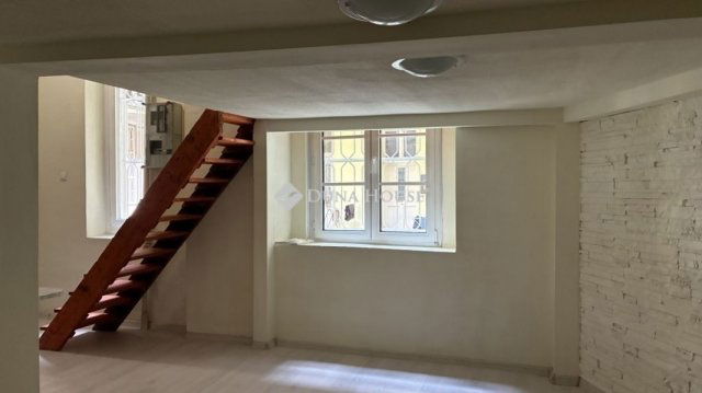 Eladó téglalakás, Budapesten, VIII. kerületben 45 M Ft, 2 szobás