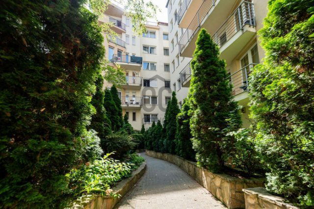 Eladó téglalakás, Budapesten, VI. kerületben 67.5 M Ft, 1 szobás