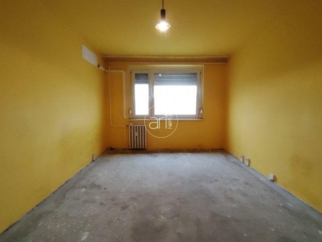 Eladó panellakás, Szegeden 40 M Ft, 2 szobás