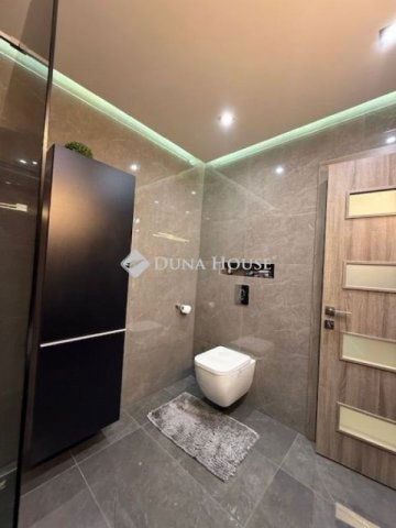 Eladó családi ház, Vecsésen 147 M Ft, 4 szobás