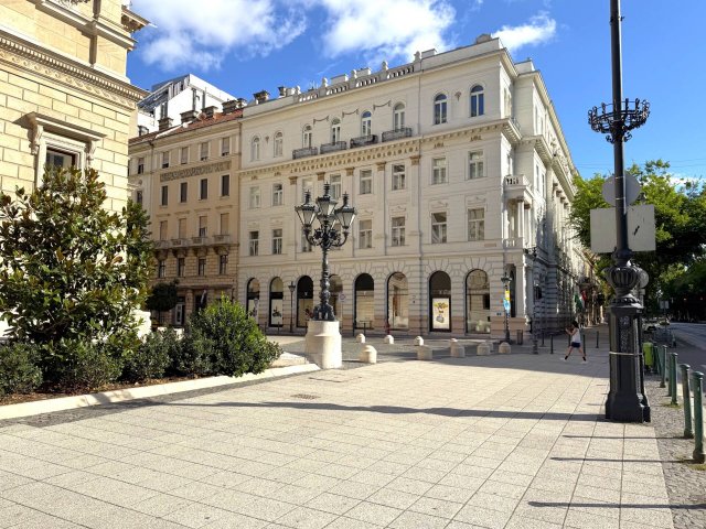 Eladó téglalakás, Budapesten, VI. kerületben 82 M Ft, 1 szobás