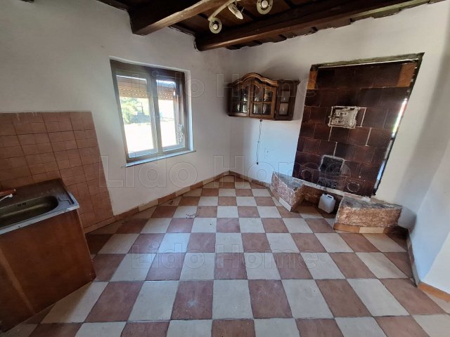 Eladó családi ház, Kisbajomon 7.99 M Ft, 2+1 szobás