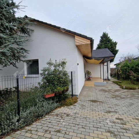 Eladó családi ház, Siófokon 129.9 M Ft, 5 szobás