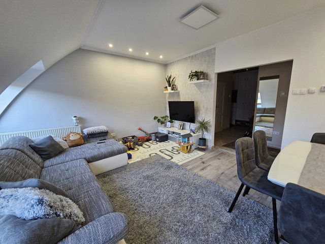 Eladó téglalakás, Pápán 50.9 M Ft, 1+2 szobás