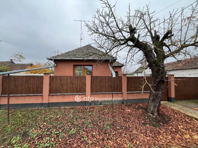 Eladó családi ház, Sarkadon 29.9 M Ft, 3 szobás