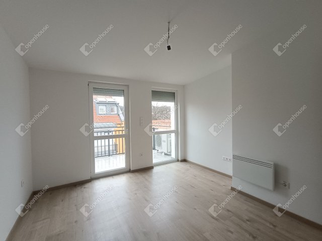 Eladó téglalakás, Sopronban 110 M Ft, 5 szobás