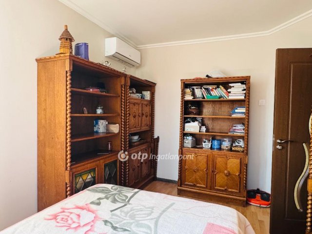 Eladó családi ház, Mikepércsen 97 M Ft, 3 szobás