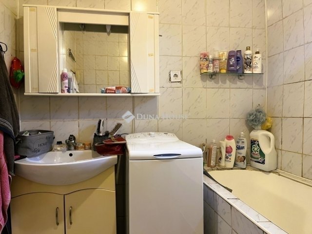 Eladó családi ház, Bugyin 49.9 M Ft, 3 szobás