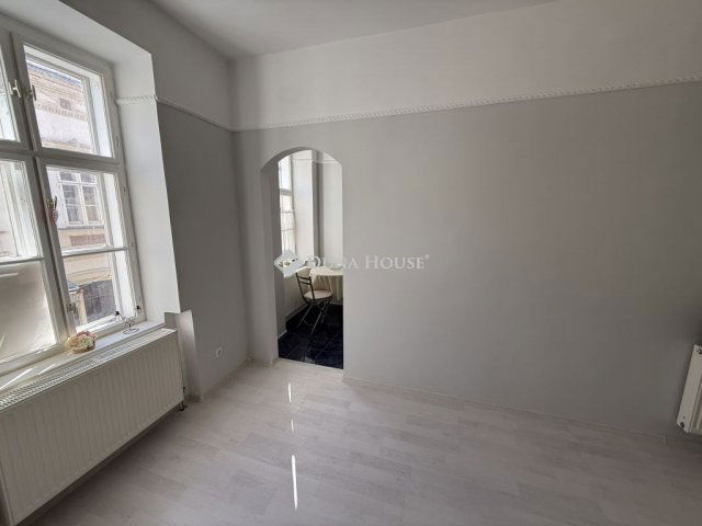 Eladó téglalakás, Győrött 46.999 M Ft, 1 szobás