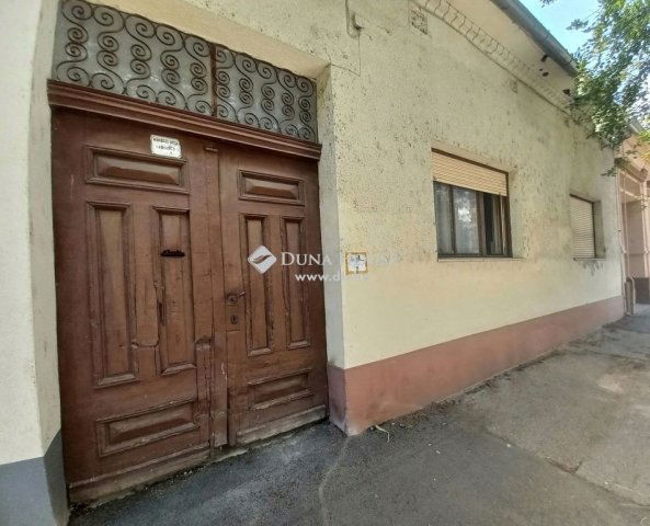 Eladó családi ház, Szekszárdon 31 M Ft, 4 szobás