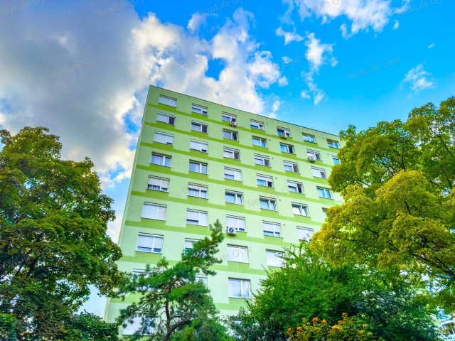 Eladó panellakás, Győrött 49.5 M Ft, 2 szobás