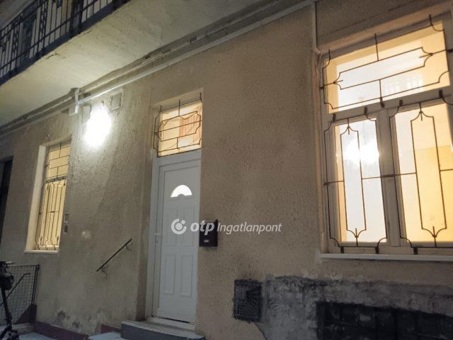 Eladó téglalakás, Budapesten, VI. kerületben 49.9 M Ft