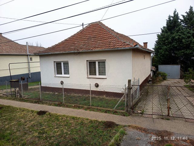 Eladó családi ház, Ecséden 25 M Ft, 3 szobás