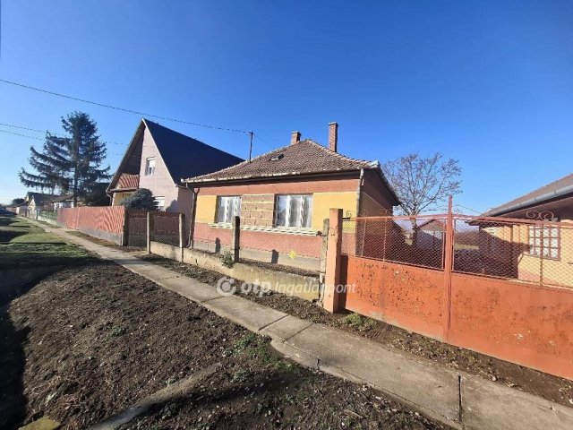 Eladó családi ház, Biharkeresztesen 13.5 M Ft, 2 szobás