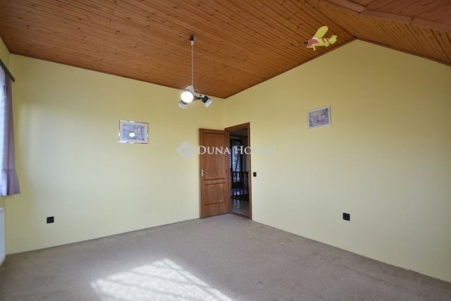 Eladó családi ház, Budapesten, XVI. kerületben 159.9 M Ft