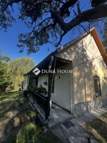 Eladó családi ház, Únyon 37.9 M Ft, 2 szobás