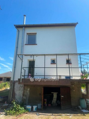 Eladó családi ház, Tápiószelén 59.9 M Ft, 3 szobás