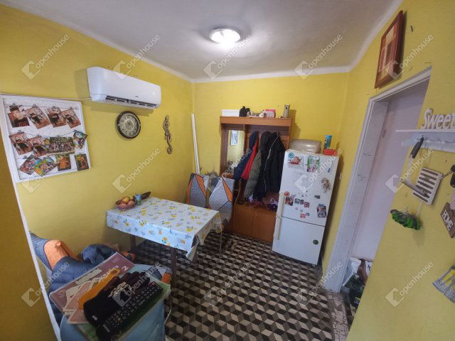 Eladó családi ház, Szászváron 9.8 M Ft, 2 szobás