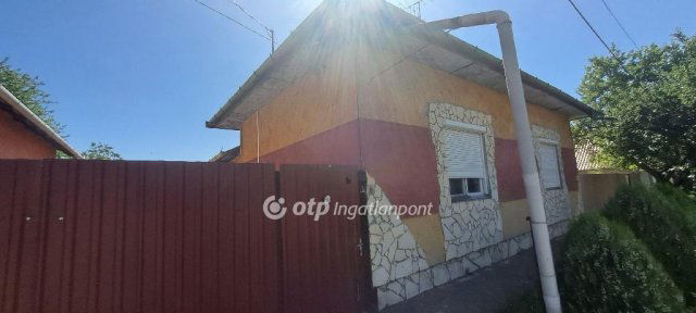 Eladó családi ház, Karcagon 23 M Ft, 2+1 szobás