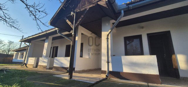 Eladó családi ház, Poroszlón 55 M Ft, 8 szobás