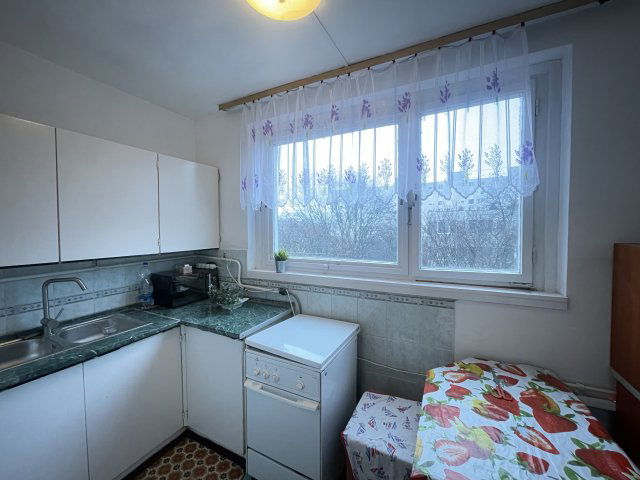 Eladó panellakás, Miskolcon 36.9 M Ft, 3 szobás