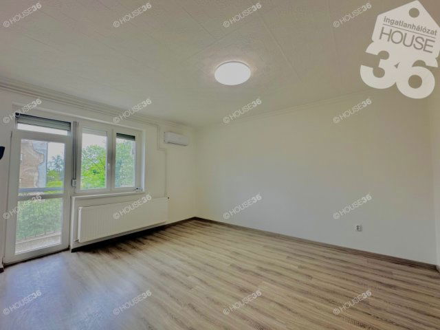 Eladó téglalakás, Kecskeméten 34.9 M Ft, 2 szobás