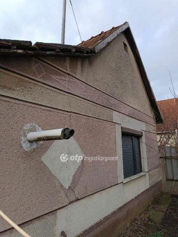 Eladó családi ház, Hajdúböszörményen 19.5 M Ft, 2+1 szobás