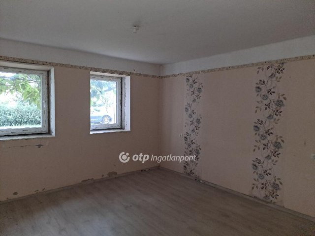 Eladó családi ház, Pitvaroson 14.45 M Ft, 2 szobás