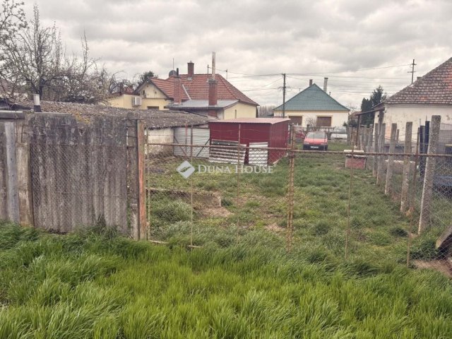 Eladó telek, Téten 10.9 M Ft / költözzbe.hu