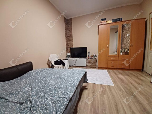 Eladó téglalakás, Debrecenben 35 M Ft, 1 szobás