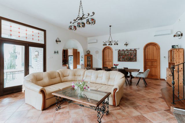 Eladó családi ház, Gödöllőn 330 M Ft, 7 szobás