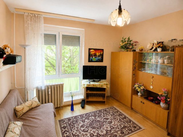 Eladó panellakás, Kaposváron 38.9 M Ft, 2+1 szobás