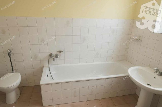 Eladó családi ház, Kecskeméten 38.5 M Ft, 3 szobás
