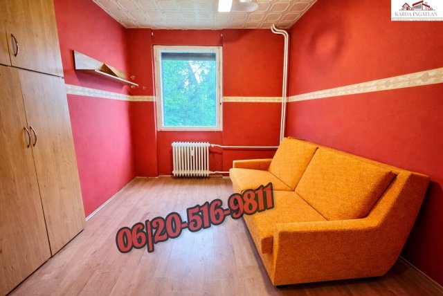 Eladó téglalakás, Dunaújvárosban 34.9 M Ft, 1+3 szobás