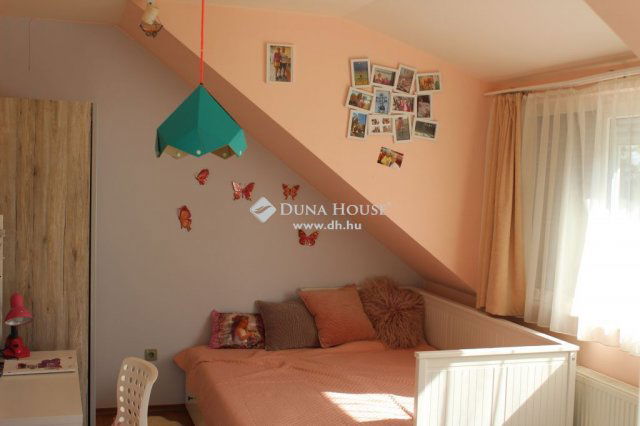 Eladó családi ház, Szentendrén 169.9 M Ft, 4 szobás