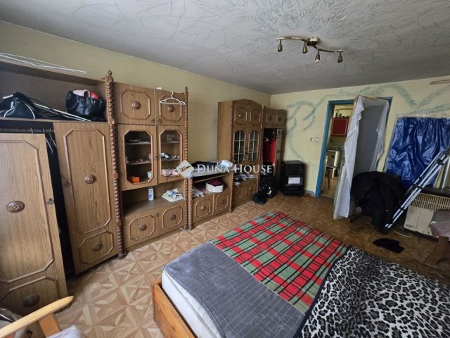 Eladó családi ház, Székesfehérvárott 25.5 M Ft, 2 szobás