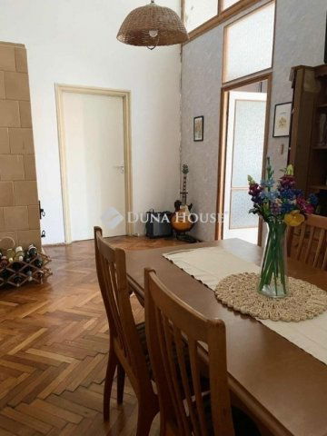 Eladó téglalakás, Budapesten, VI. kerületben 124.9 M Ft