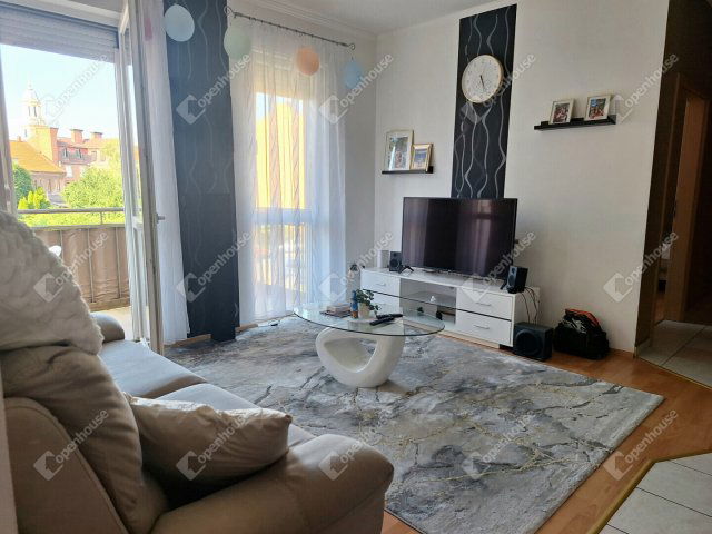 Eladó téglalakás, Kapuváron 48 M Ft, 3 szobás