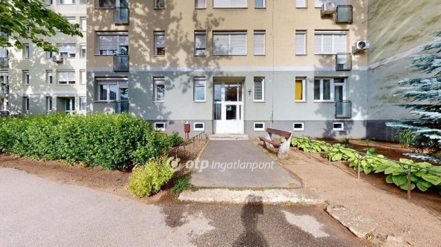 Eladó téglalakás, Nyíregyházán 35.99 M Ft, 1+1 szobás