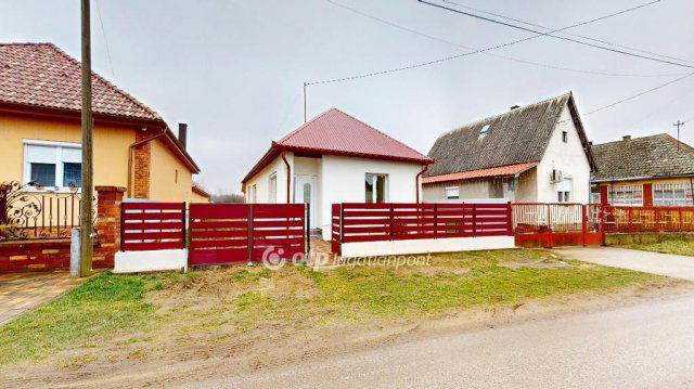 Eladó családi ház, Tiszabezdéden 26.9 M Ft, 3 szobás