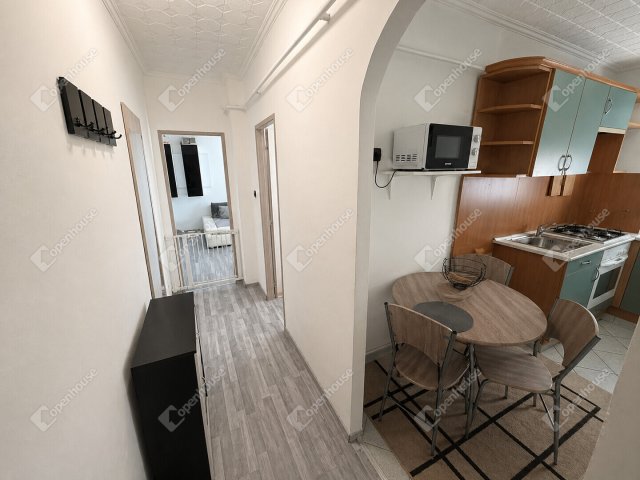 Eladó téglalakás, Keszthelyen 44.9 M Ft, 2 szobás