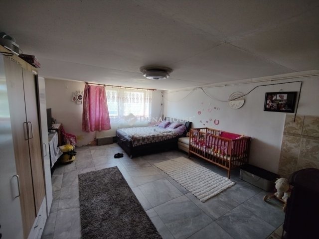 Eladó családi ház, Vácrátóton 33.5 M Ft, 3 szobás