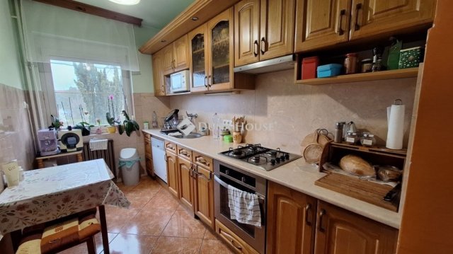 Eladó családi ház, Abában 74.9 M Ft, 5 szobás