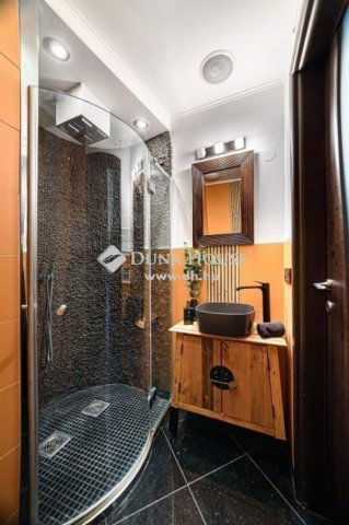 Eladó téglalakás, Budapesten, II. kerületben 139.5 M Ft