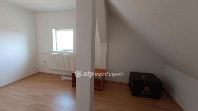 Eladó családi ház, Jászfényszarun 45.9 M Ft, 5 szobás