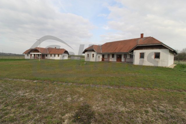 Eladó mezogazdasagi ingatlan, Kemeneskápolnán 95 M Ft