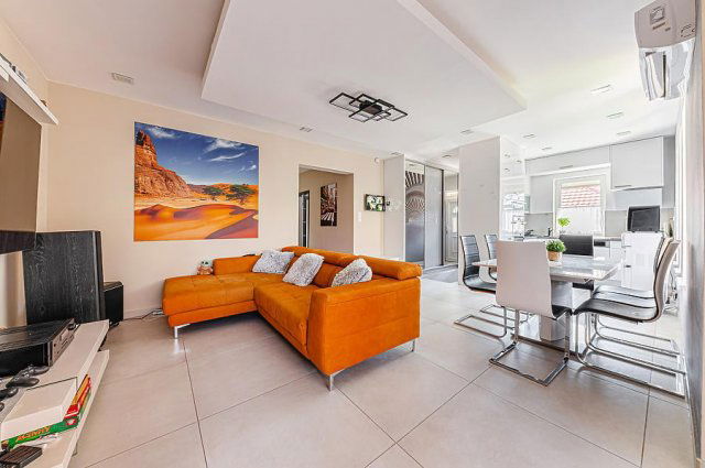 Eladó ikerház, Pomázon 165 M Ft, 6 szobás / költözzbe.hu