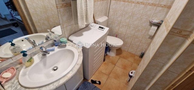 Eladó családi ház, Budapesten, XVII. kerületben 108.9 M Ft